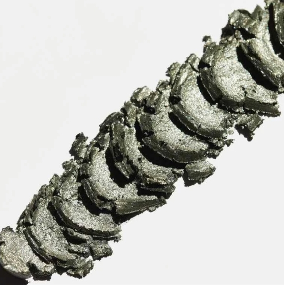 🌟FLIRTY MARTINI Mac DISCONTINUED Eye Shadow Stick NWT - Picture 2 of 9